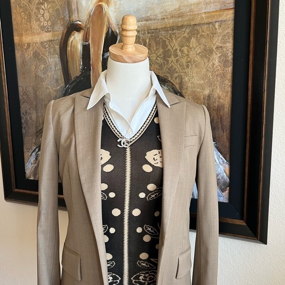 Chanel Top Black/Brown Tan Camelia Design Size 36/ US 4-6. - Picture 11 of 15
